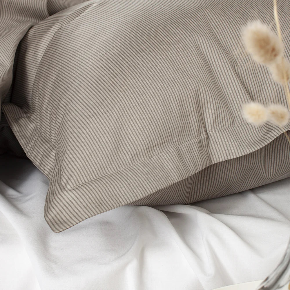 RAIE - Sengetøj LUXUS Satin 200x220 mørk sand