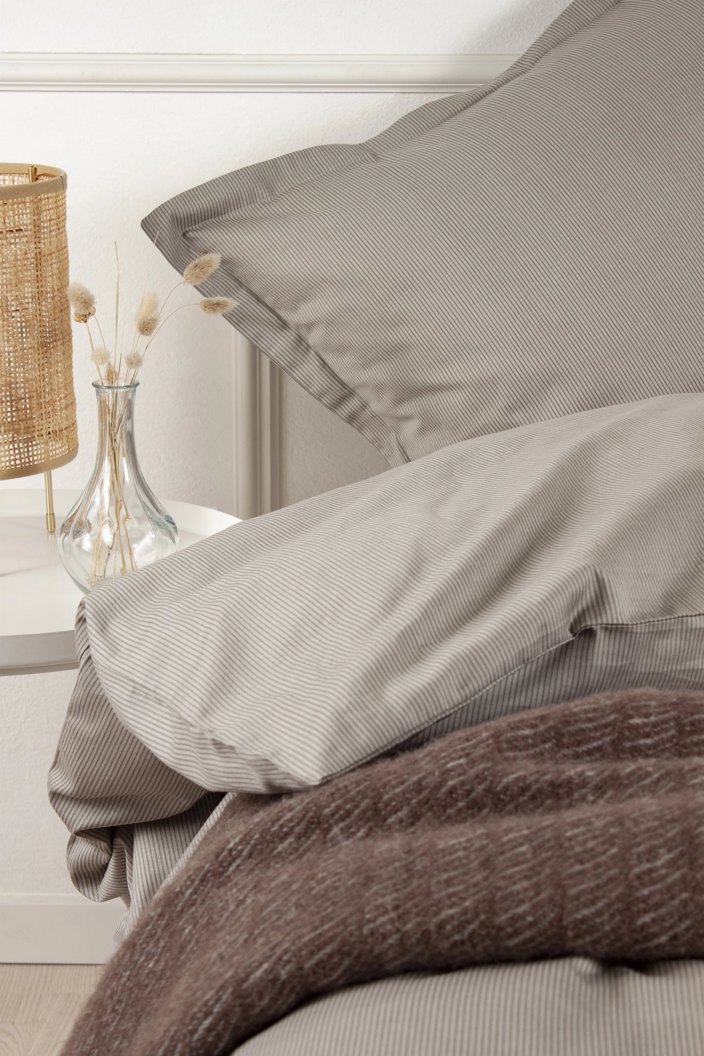 RAIE - Bomuldssatin sengetøj 140x200 sand